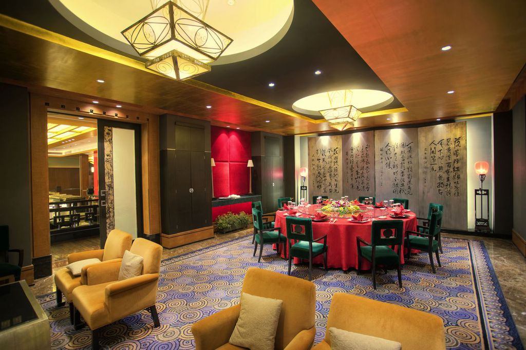长富宫饭店,是1983年由北京市旅游集团和日本c.c.